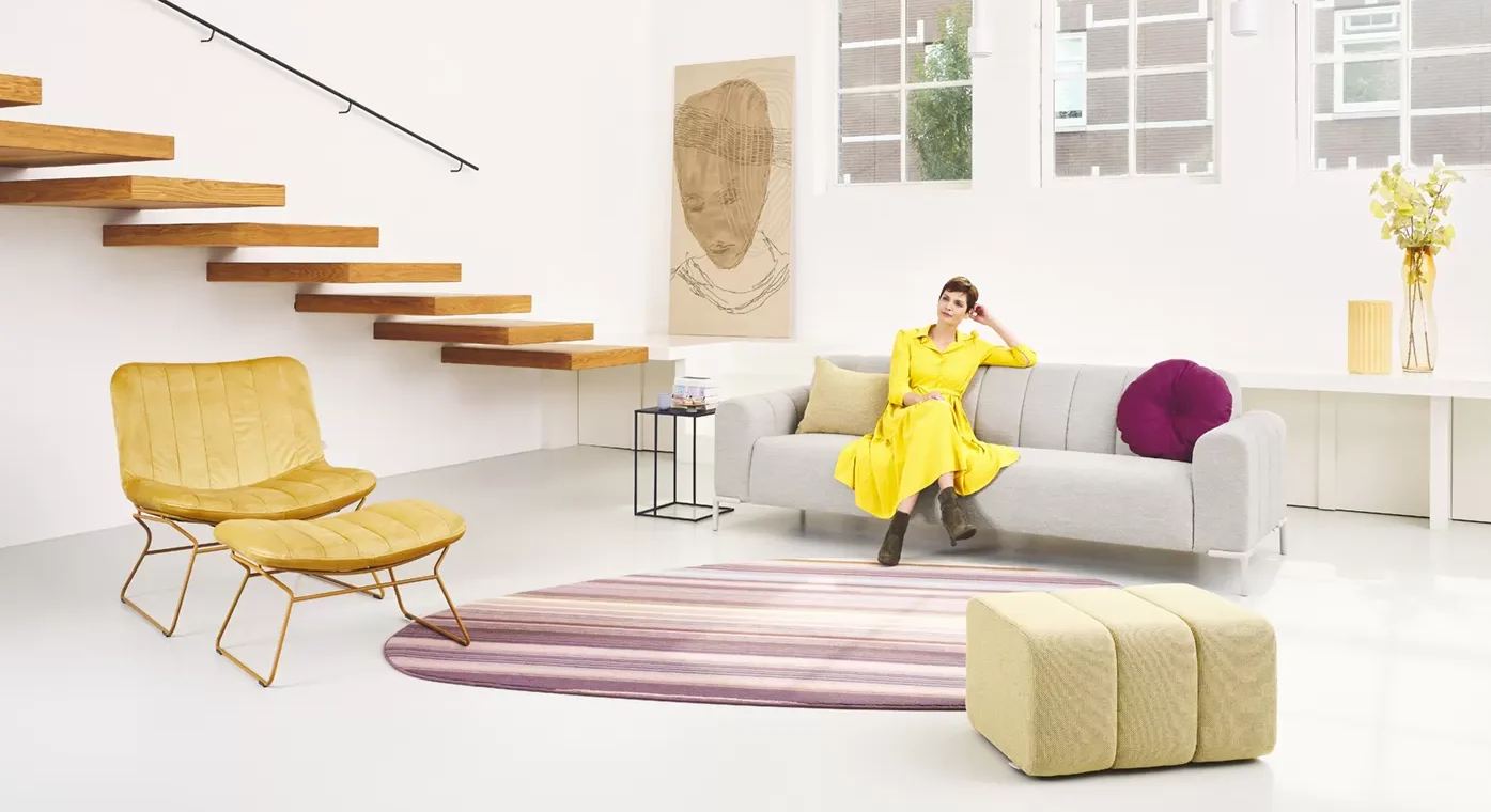 BOND_bank_AlpineIvory_RAL7044_BOND_hocker_MaritPopcorn_DRAAT_fauteuil_hocker_HollywoodYellow_RAL8001_WIRELESS_low_BP511-WEB.webp